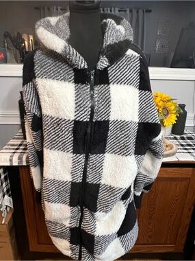 Cozy Black and White Buffalo Check Sherpa Zippered Hoodie